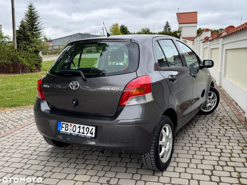 Toyota Yaris - 8
