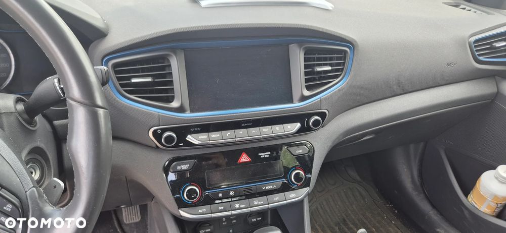 Hyundai IONIQ Hybrid Platinum - 19
