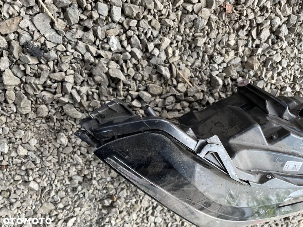 LAMPA PRAWY PRZÓD LEXUS RX450H 2016-2021 - 4