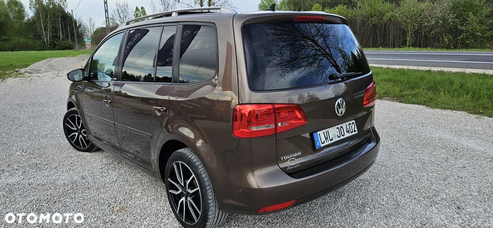 Volkswagen Touran - 4