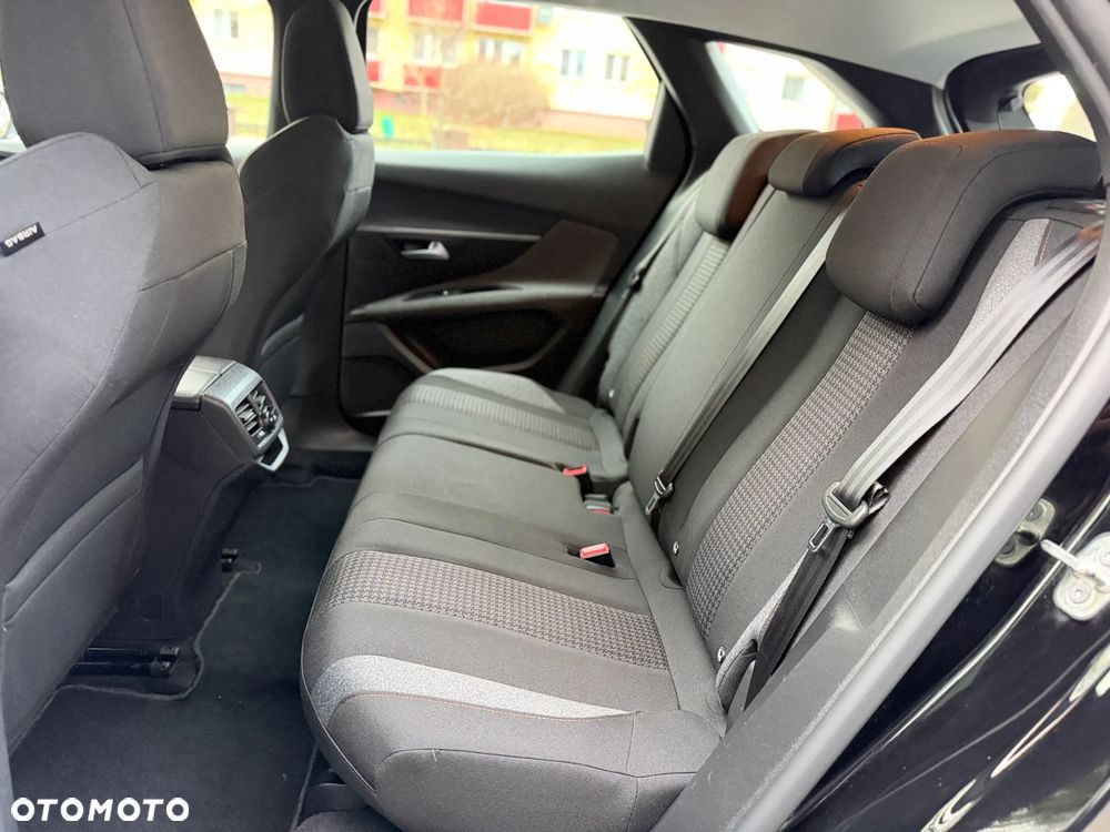 Peugeot 3008 1.2 PureTech Active Pack S&S EAT8 - 23