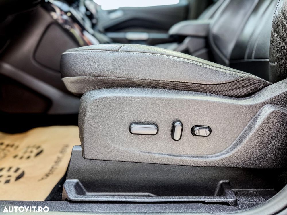 Ford Kuga 2.0 TDCi 4WD Powershift Titanium - 27