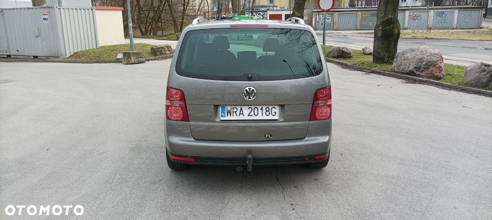 Volkswagen Touran 2.0 TDI DPF DSG Highline - 6