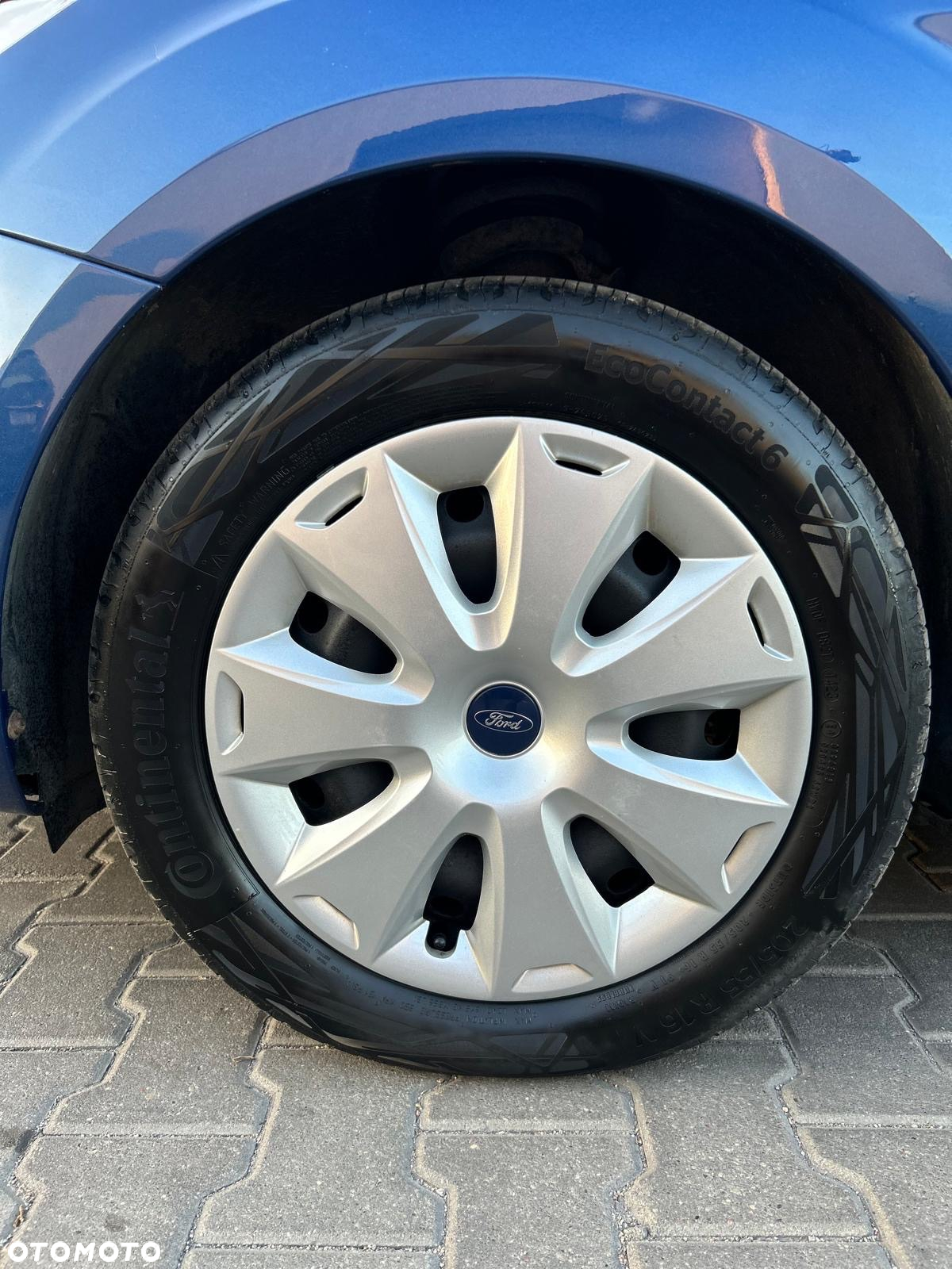 Ford Focus 2.0 TDCi Trend DPF - 11