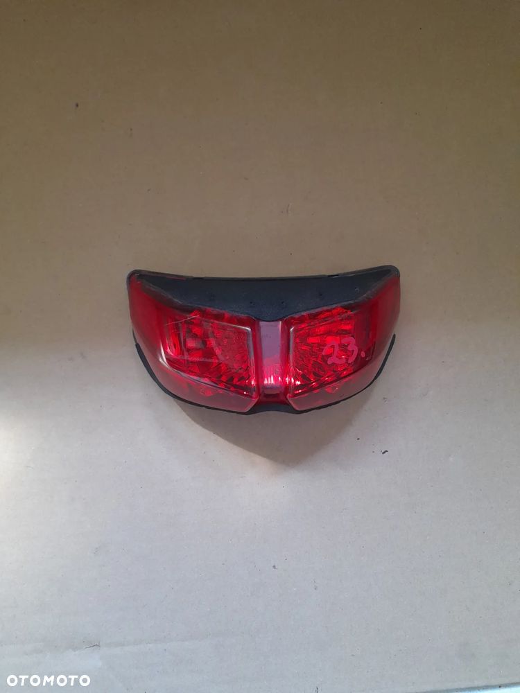 YAMAHA FZ8 10-15 LAMPA TYŁ - 1
