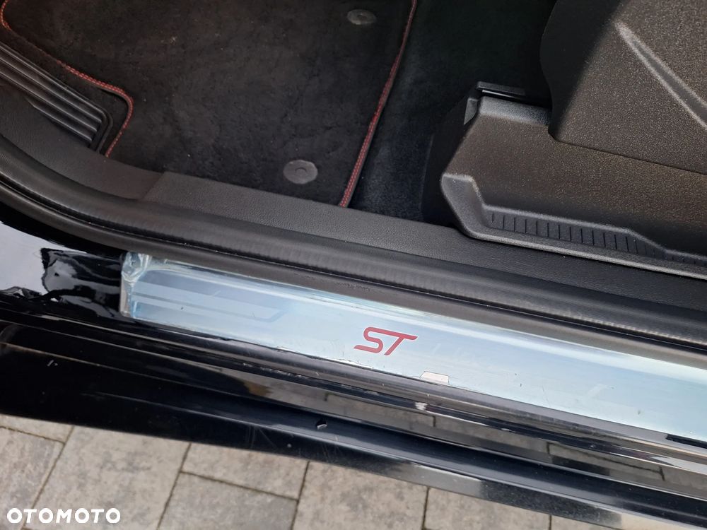 Ford Kuga 2.0 TDCi 4x4 ST-Line - 11