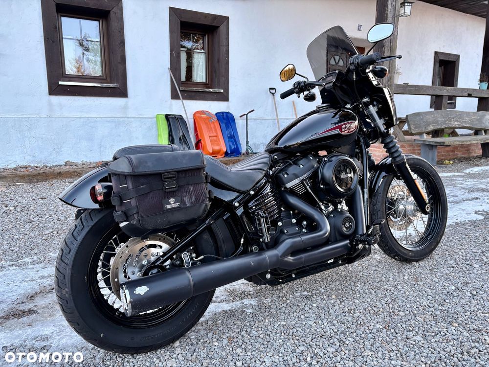 Harley-Davidson Softail Street Bob - 7