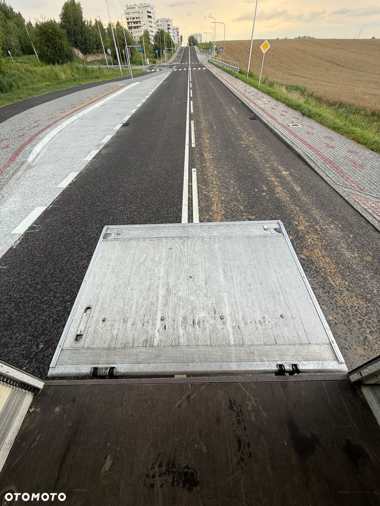 Mercedes-Benz SPRINTER - 15