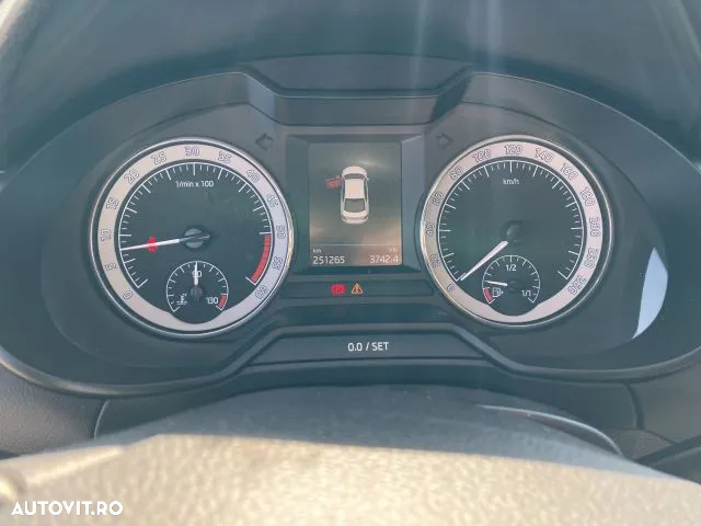 Skoda Octavia Combi Diesel 1.6 TDI Active - 8