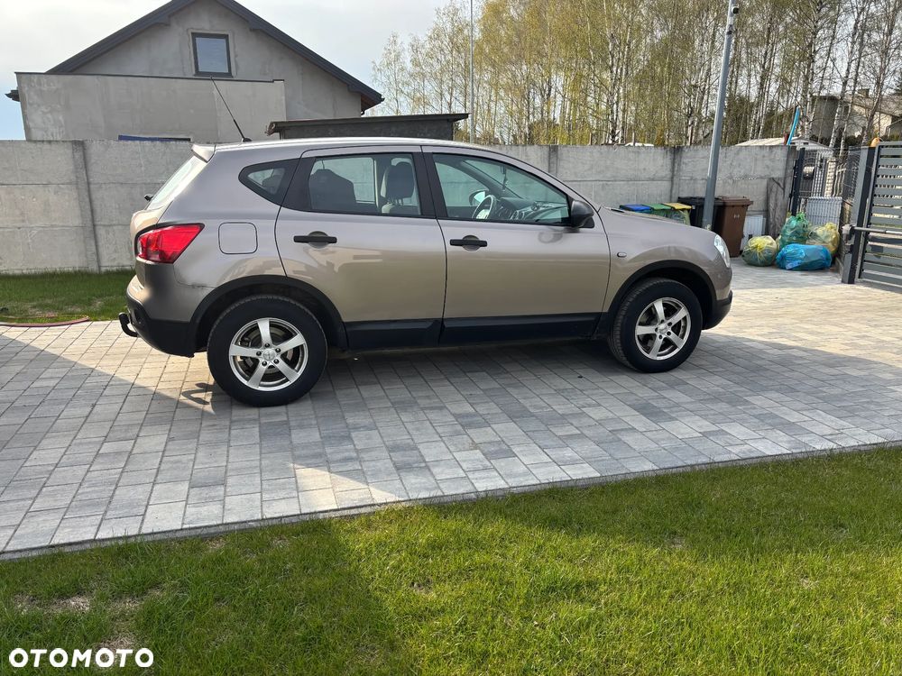 Nissan Qashqai - 1