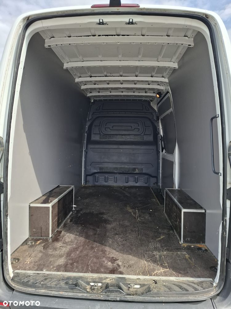 Mercedes-Benz Sprinter - 12