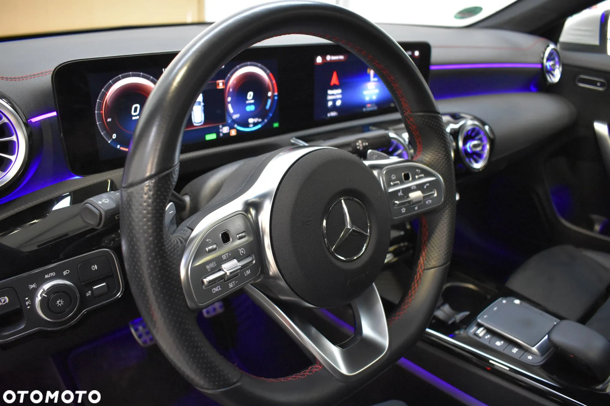 Mercedes-Benz CLA 250 E AMG Line 8G-DCT - 24