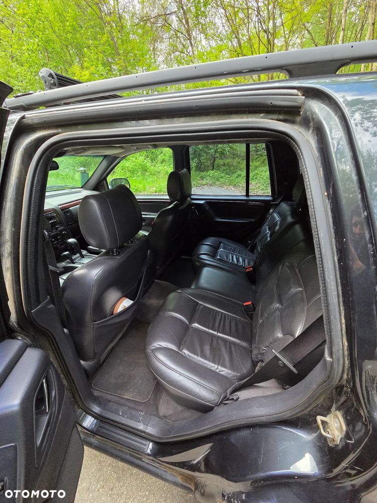 Jeep Grand Cherokee - 12