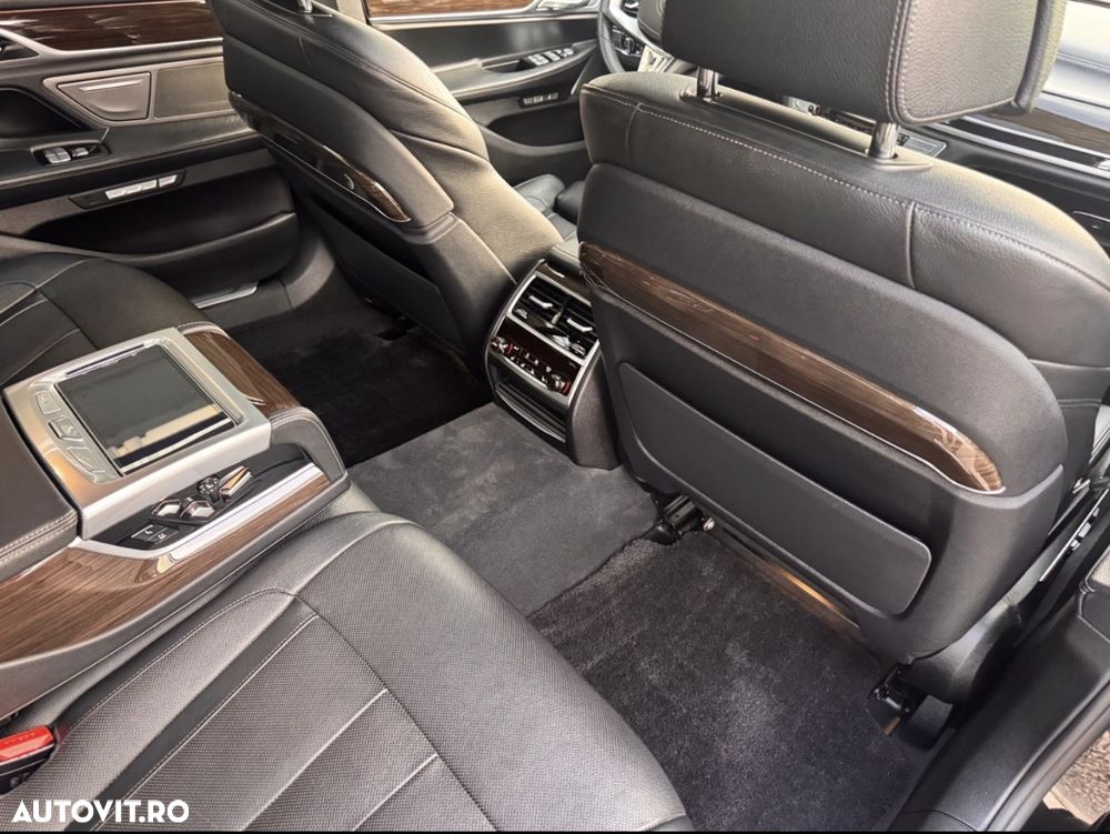 BMW Seria 7 740Ld xDrive - 24