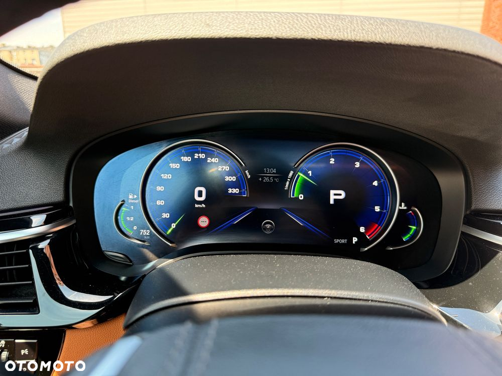 BMW Seria 5 520d Touring Sport Line - 11