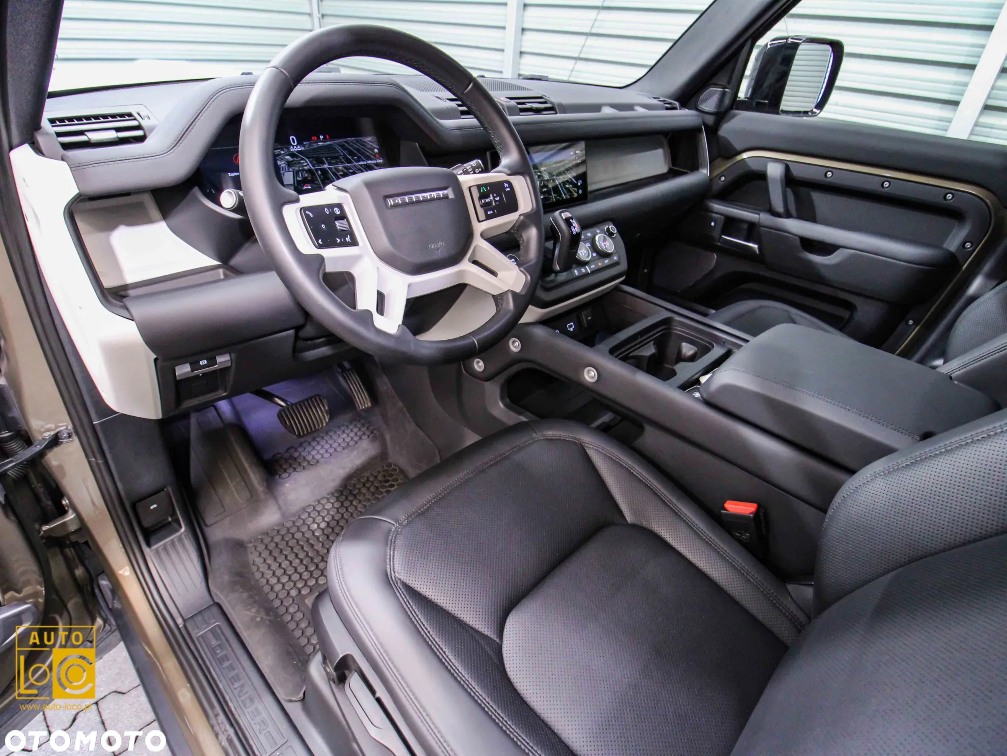 Land Rover Defender 110 2.0 P300 X-Dynamic HSE - 16