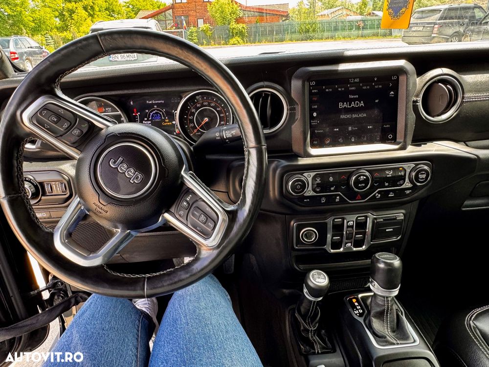 Jeep Gladiator 3.0L V6 AT8 4x4 264 CP Launch Edition - 9
