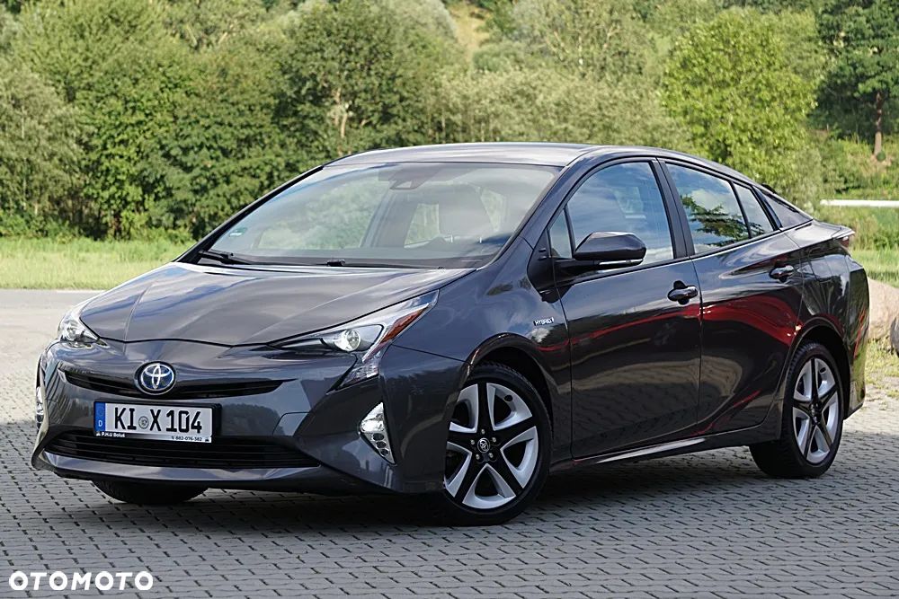 Toyota Prius Hybrid Executive - 4