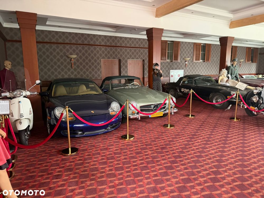 Porsche 911 Carrera 4 - 3