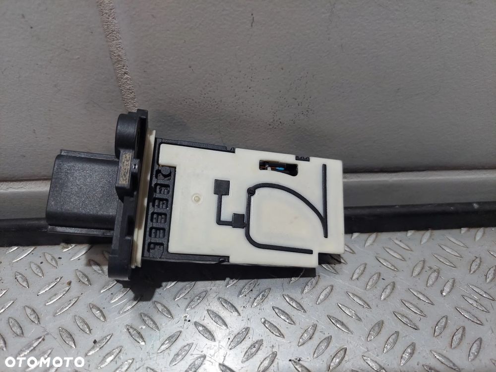 PRZEPŁYWOMIERZ RENAULT TRAFIC III 3 1,6 DCI R2016 NR 226807131R - 2