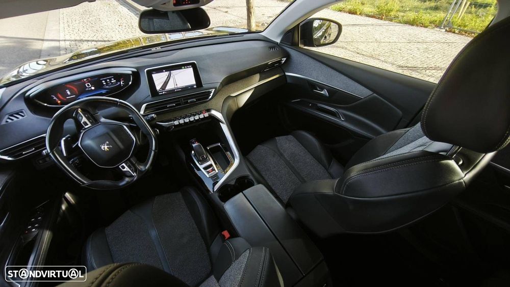 Peugeot 5008 1.5 BlueHDi Allure Pack EAT8 - 27
