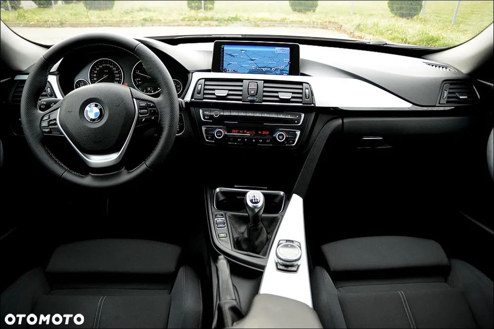 BMW 3GT 318d Luxury Line - 23