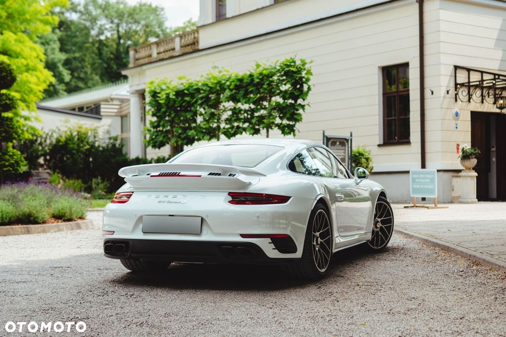 Porsche 911 Turbo S - 10