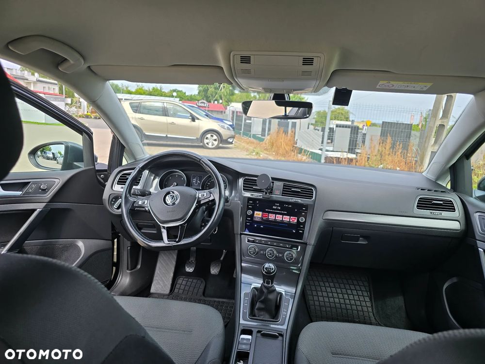 Volkswagen Golf - 8