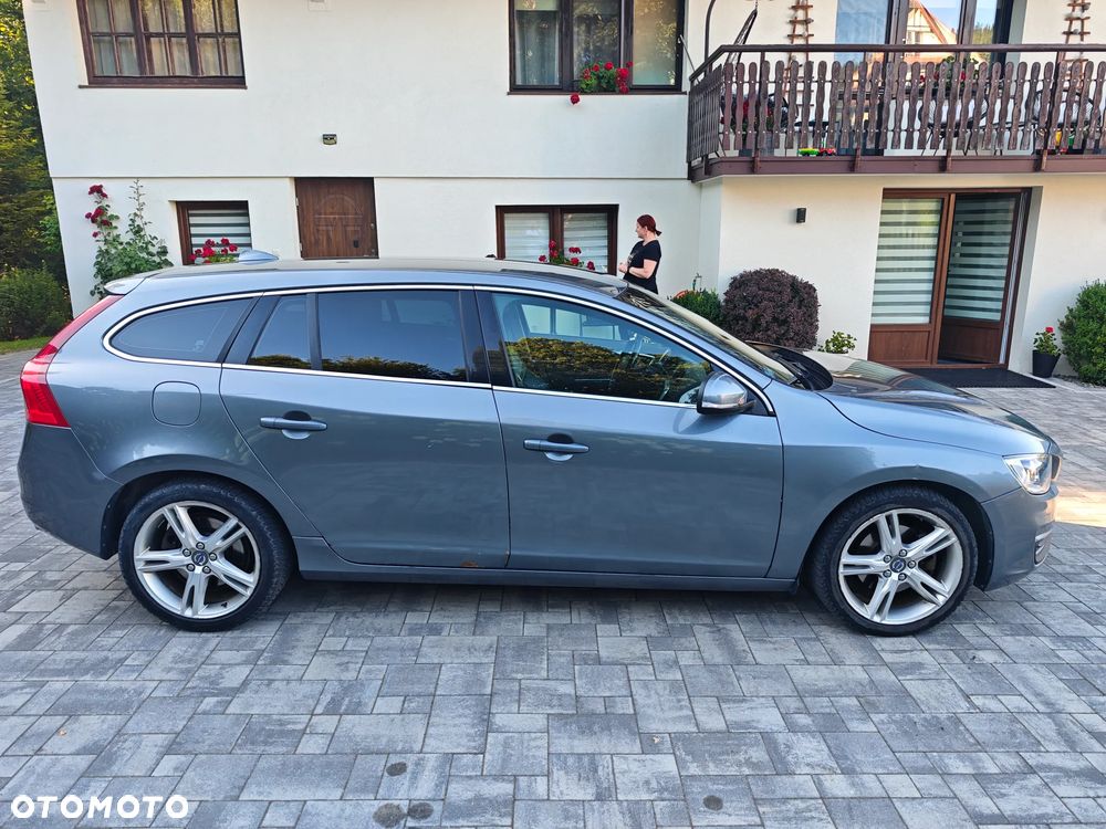 Volvo V60 D4 Drive-E Momentum - 4