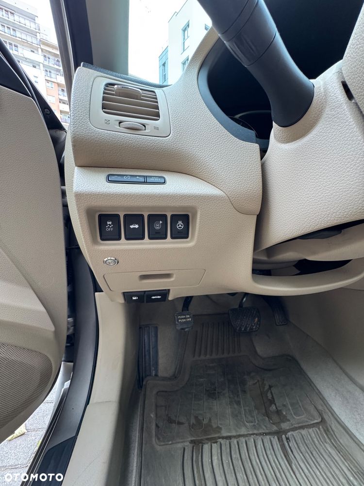 Nissan Altima - 17