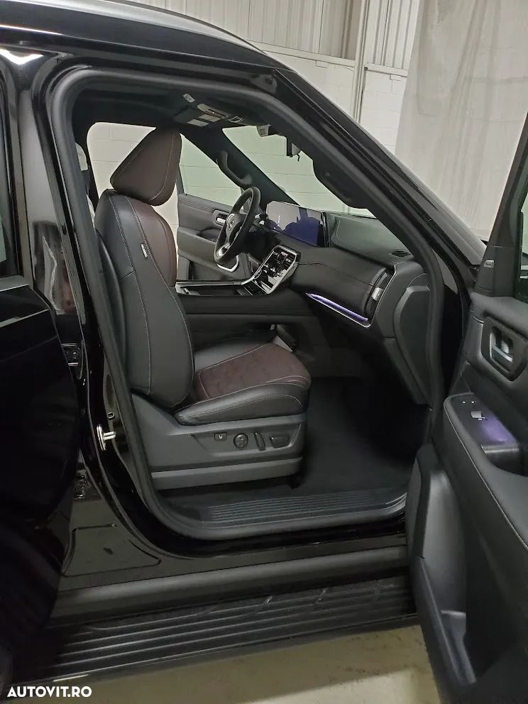 Nissan Armada - 3