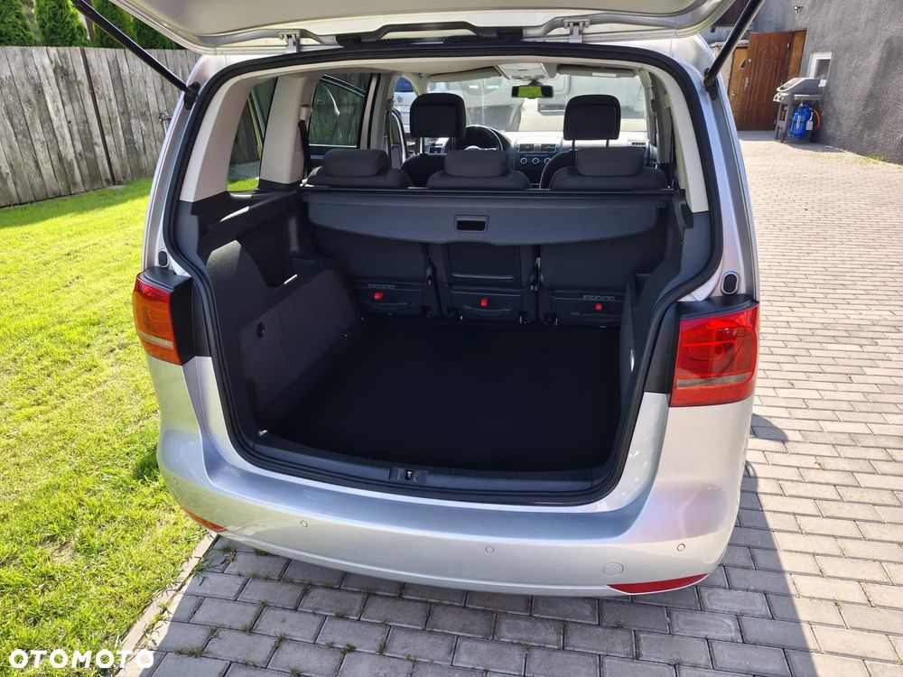 Volkswagen Touran 2.0 TDI DPF BlueMotion Technology Highline - 21