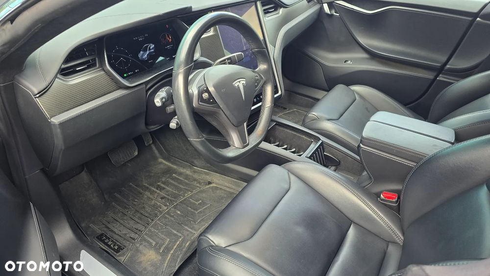 Tesla Model S - 9