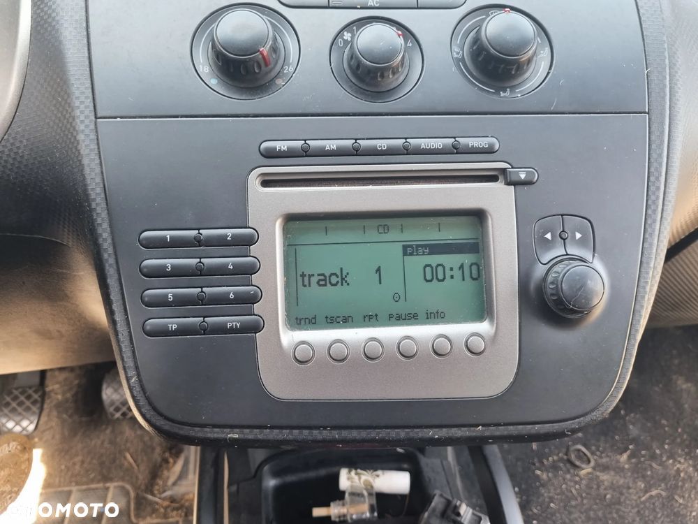 SEAT TOLEDO III 04-09 2005 r. radio radioodtwarzacz radioodbiornik * - 1