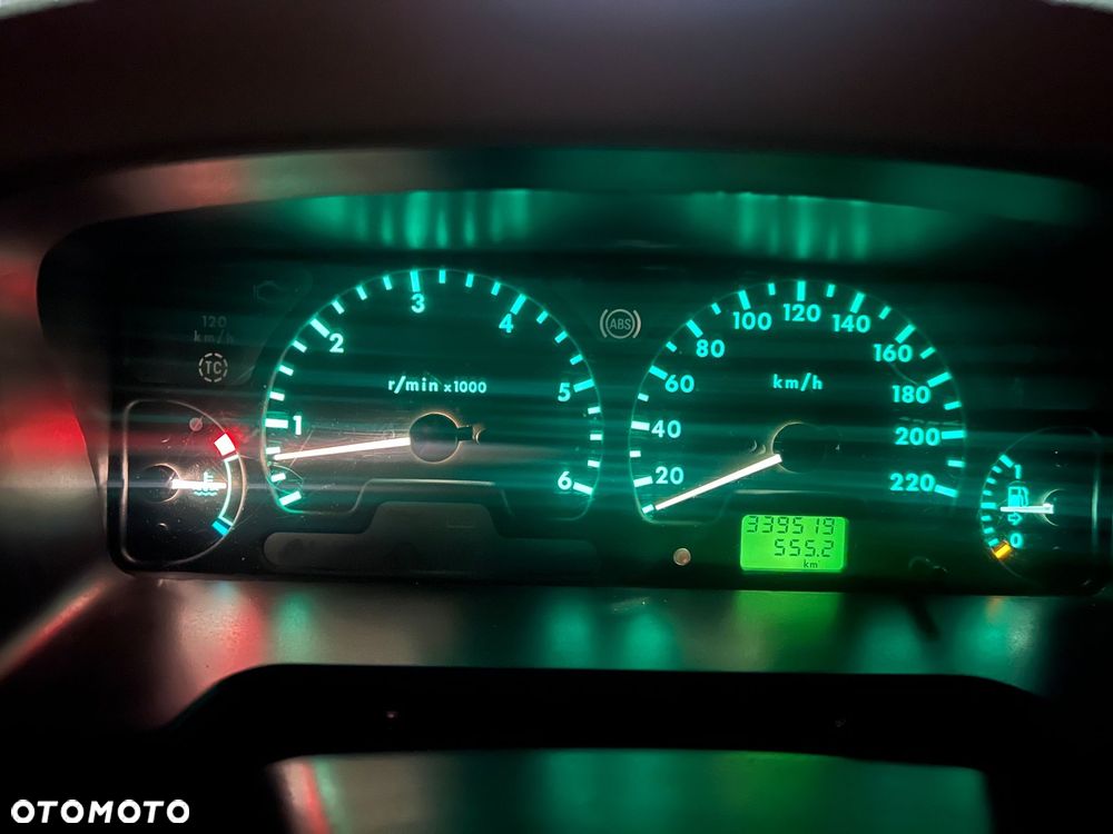 Land Rover Discovery - 26