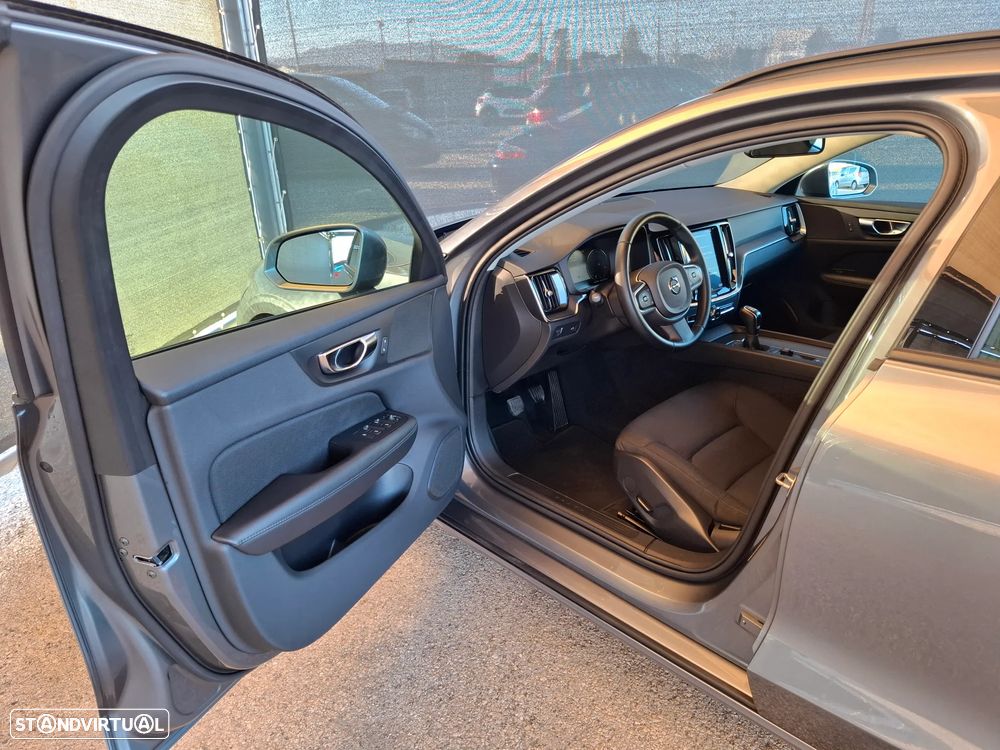 Volvo V60 2.0 D3 Momentum - 20