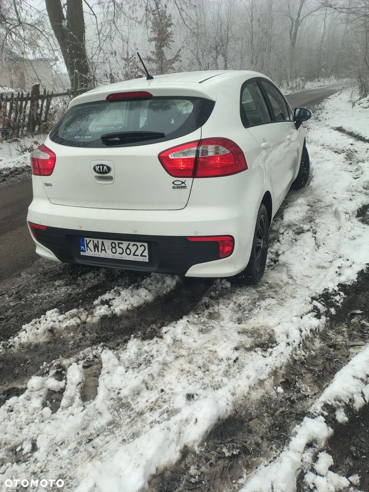 Kia Rio 1.4 crdi M - 10