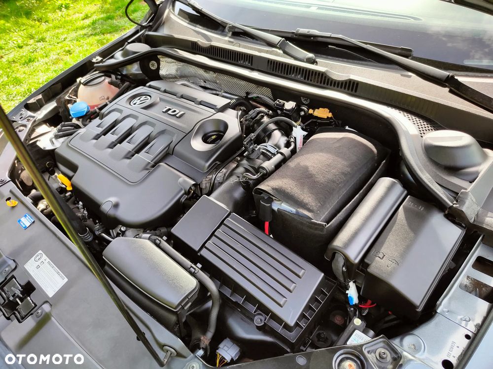 Volkswagen Jetta 2.0 TDI DPF BMT Trendline - 6