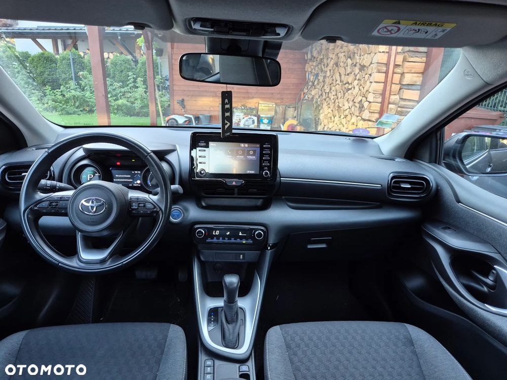 Toyota Yaris Hybrid 100 Dynamic EU6 - 32