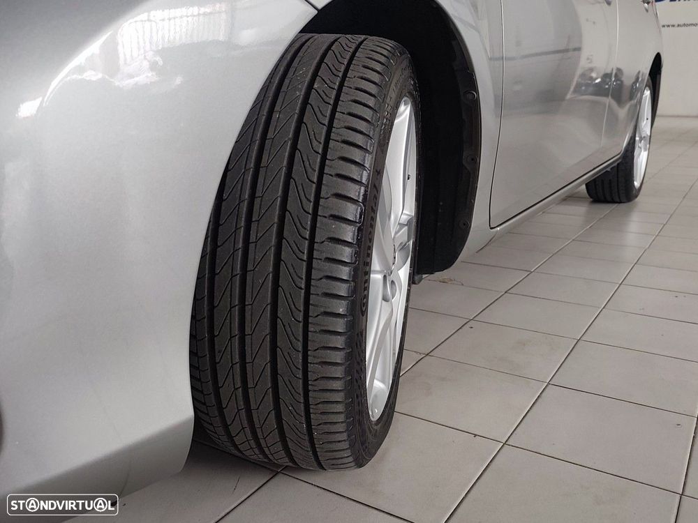 Toyota Auris Touring Sports - 22