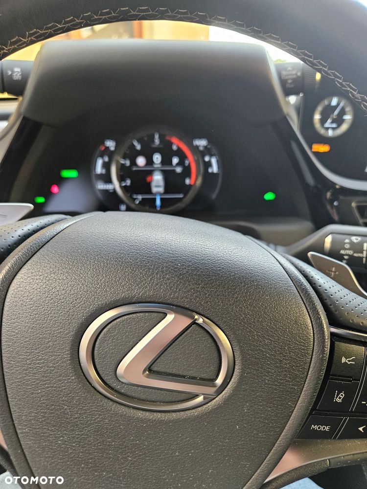 Lexus ES 300h F Sport Edition - 23