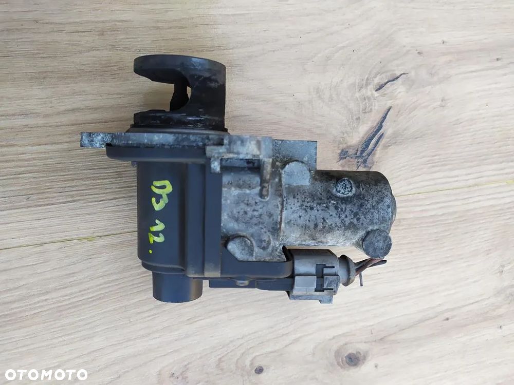 AUDI A8 D3 4.2 TDI ZAWÓR EGR 057131501C - 2