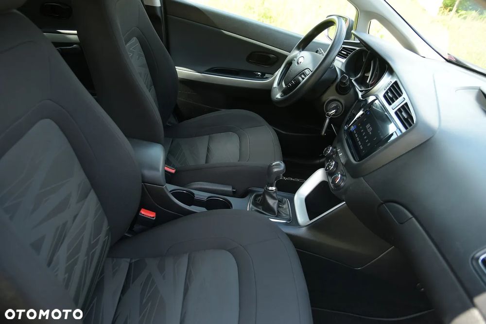 Kia Ceed 1.4 CVVT Spirit - 19
