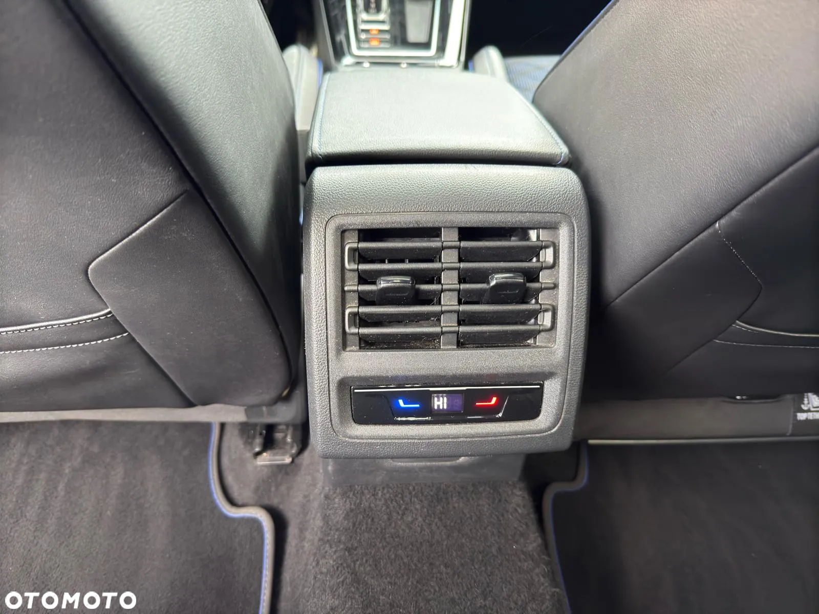 Volkswagen Golf VIII 2.0 TSI 4Motion R DSG - 13
