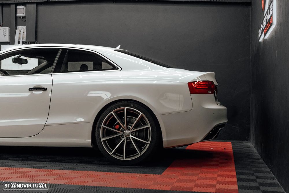Audi RS5 4.2 FSi quattro S tronic - 12