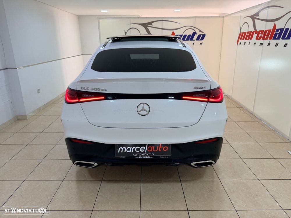 Mercedes-Benz GLC 300 de Coupe 4Matic - 11