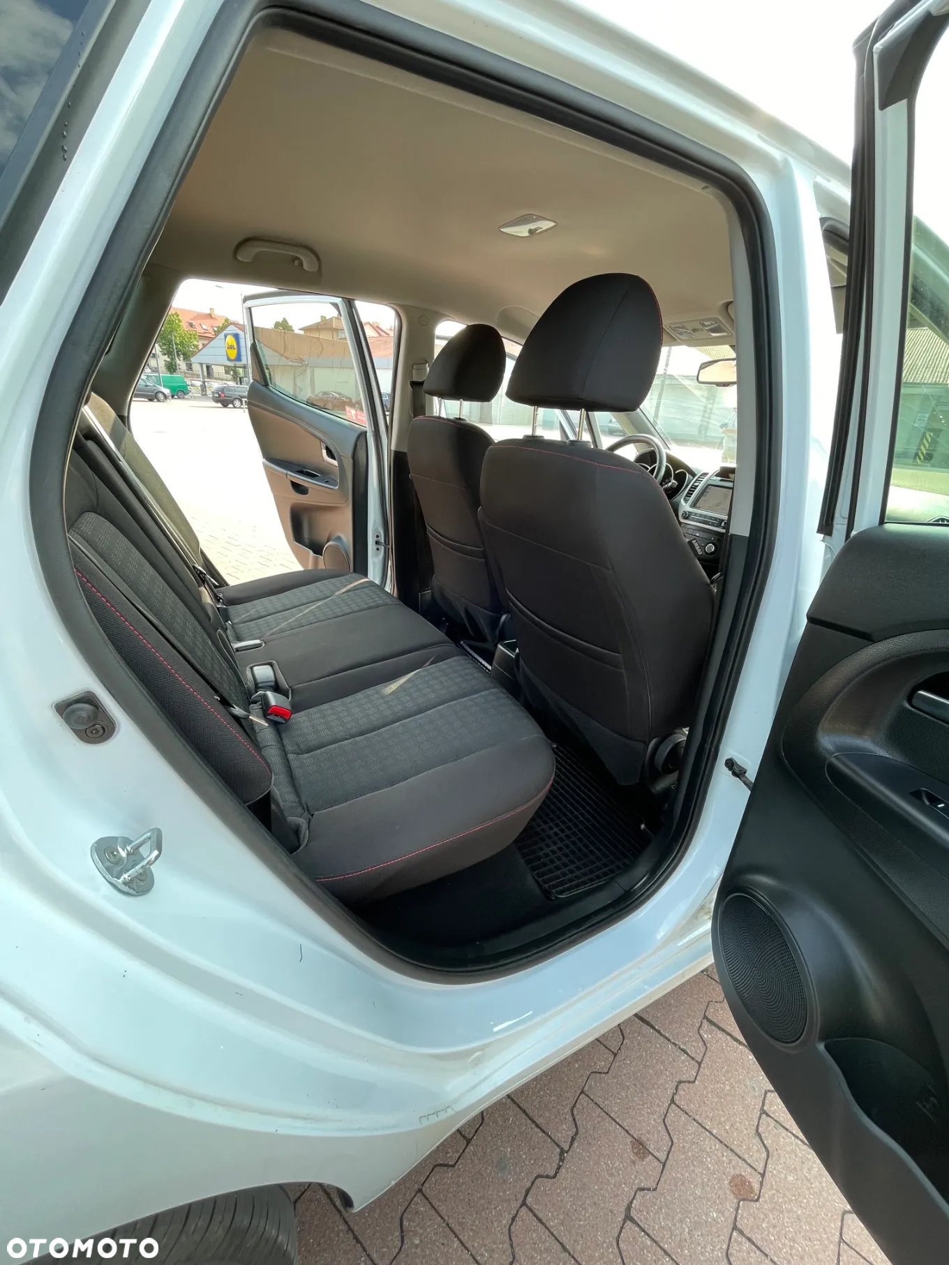 Kia Venga - 8