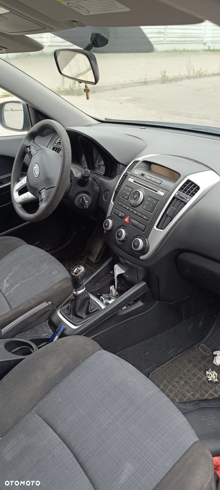 Kia Ceed 1.6 Crdi Comfort - 4