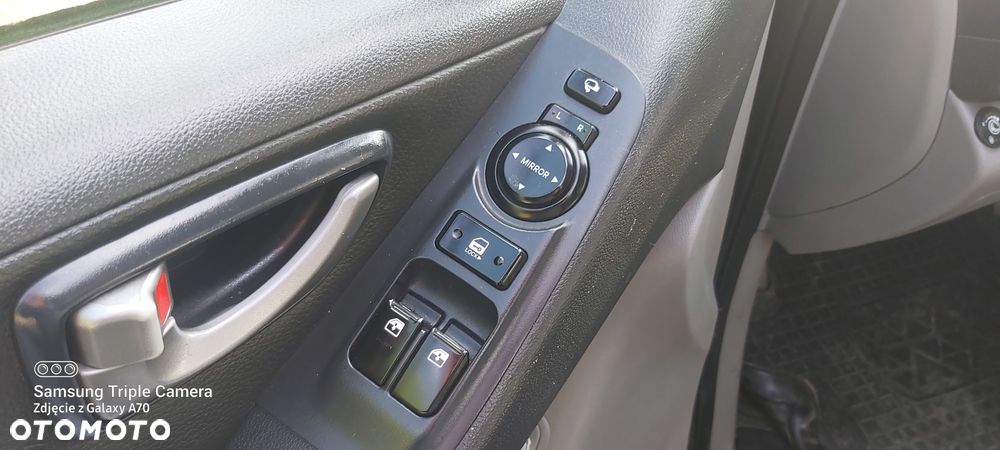 Hyundai H-1 Starex - 12