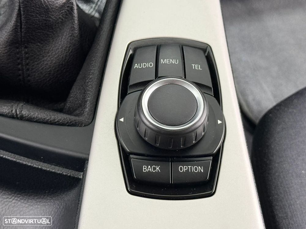 BMW 318 d Line Luxury - 38